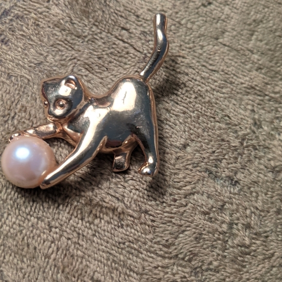 Accessories - Cat pin faux pearl